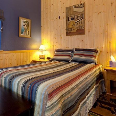 Sea Parrot Inn Seldovia Экстерьер фото